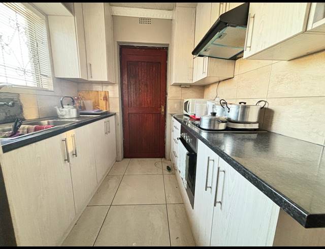 2 BEDROOM FREEHOLD FOR SALE IN PHILIPPI